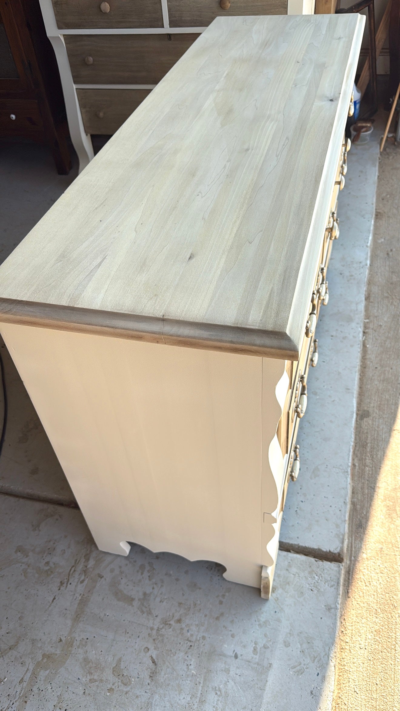 Bleach and White 7-Drawer Dresser