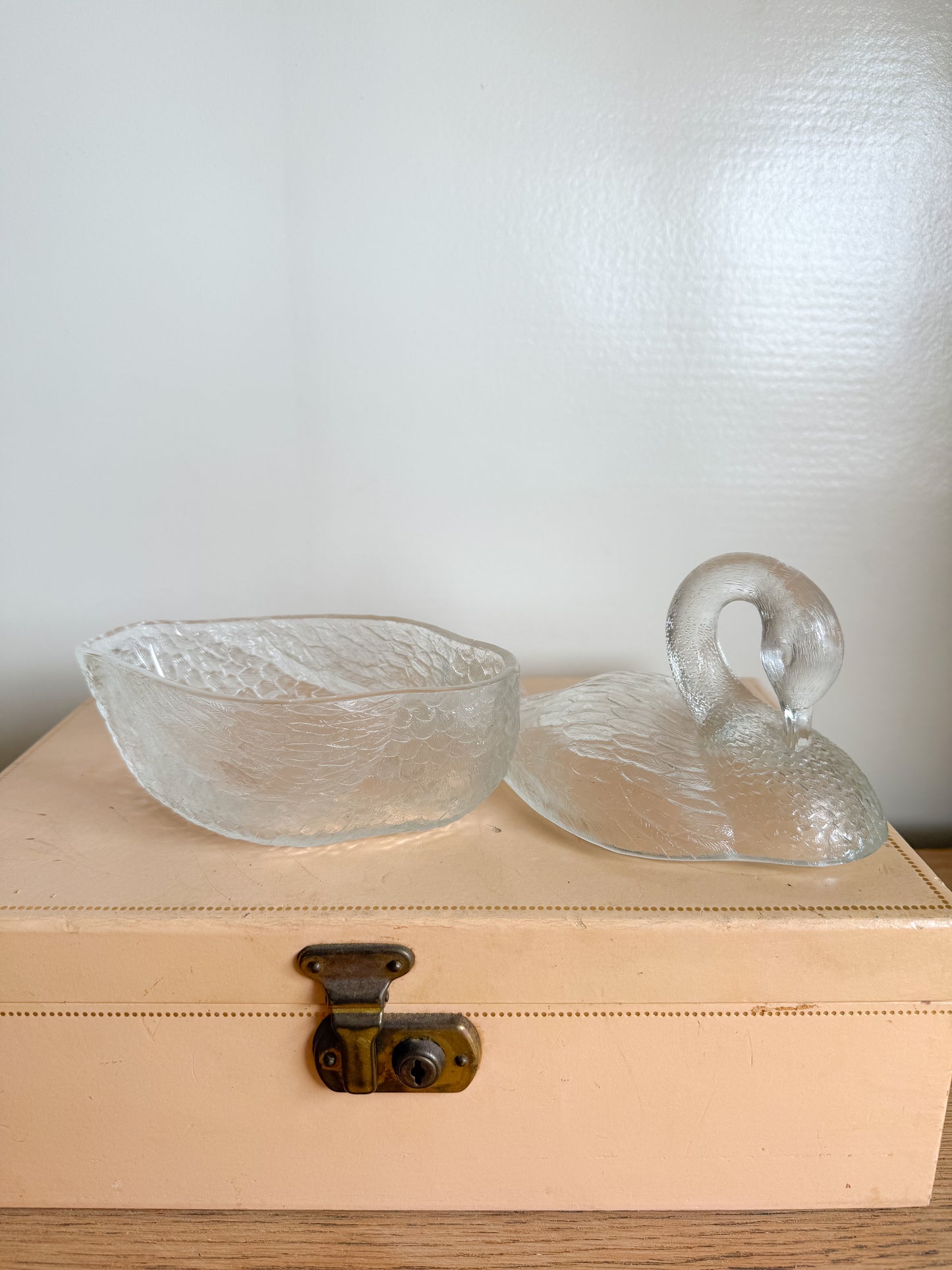 Vtg. Glass Swan on Nest