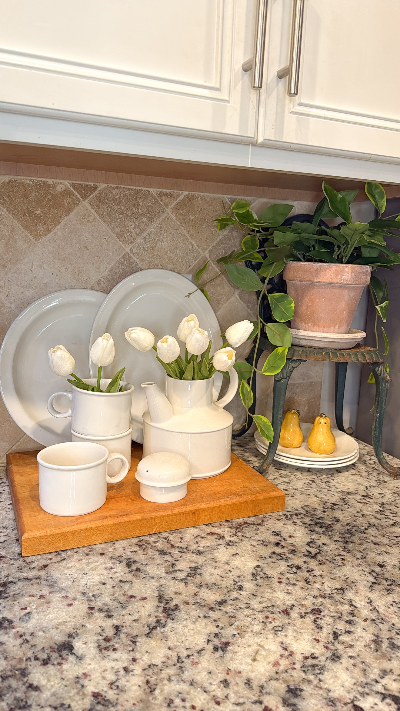 Vintage Wedgwood Coffee Pot, Plate, Platter + 3 Mugs