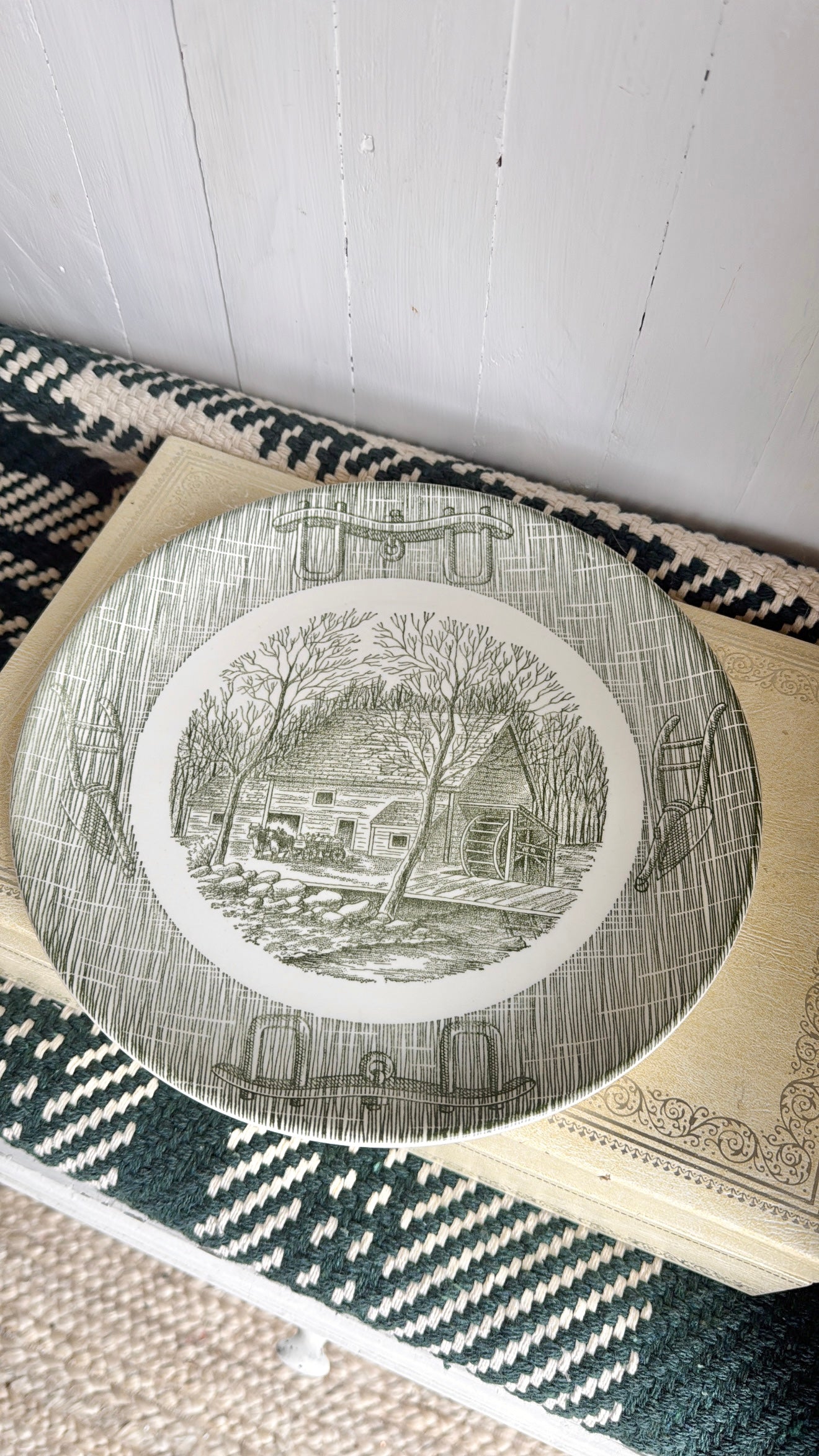 9.5” Green Ironstone Plate