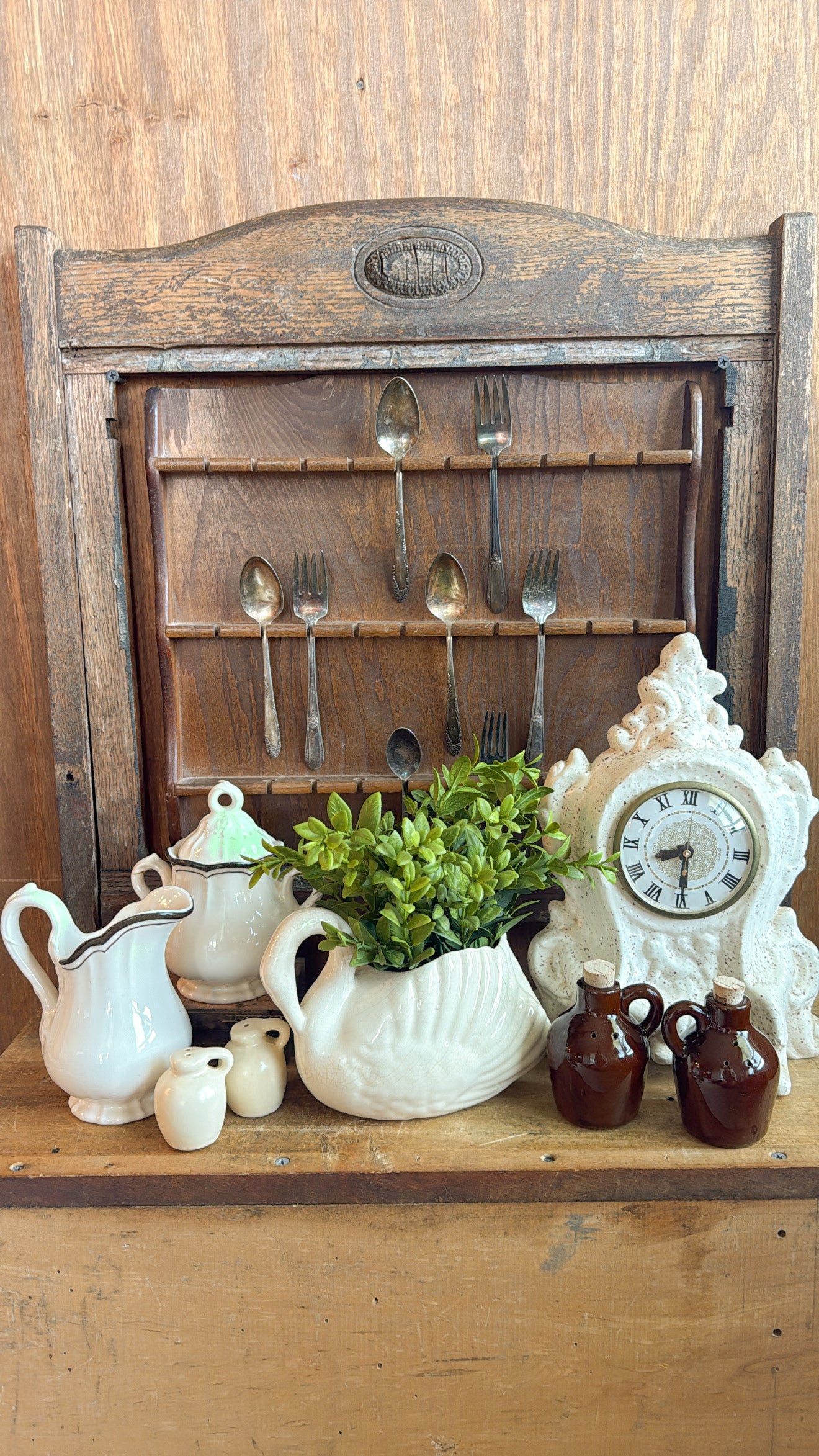 Vintage Ornate Clock (works!)