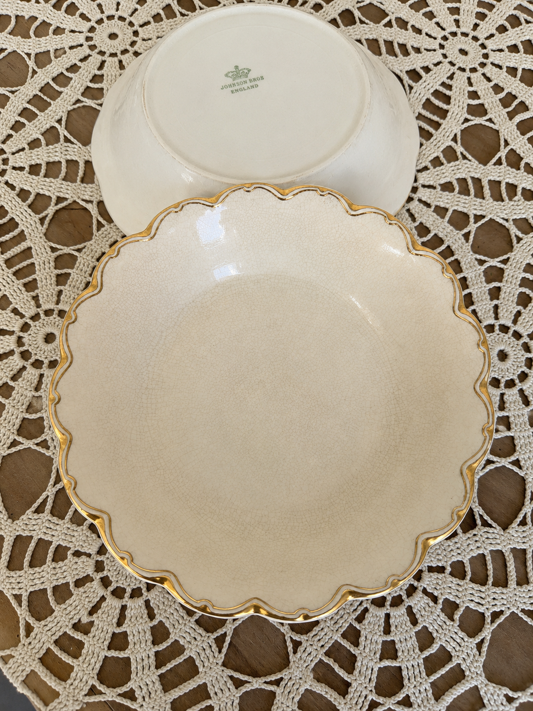 Ironstone Scalloped Gold Rim Bowls