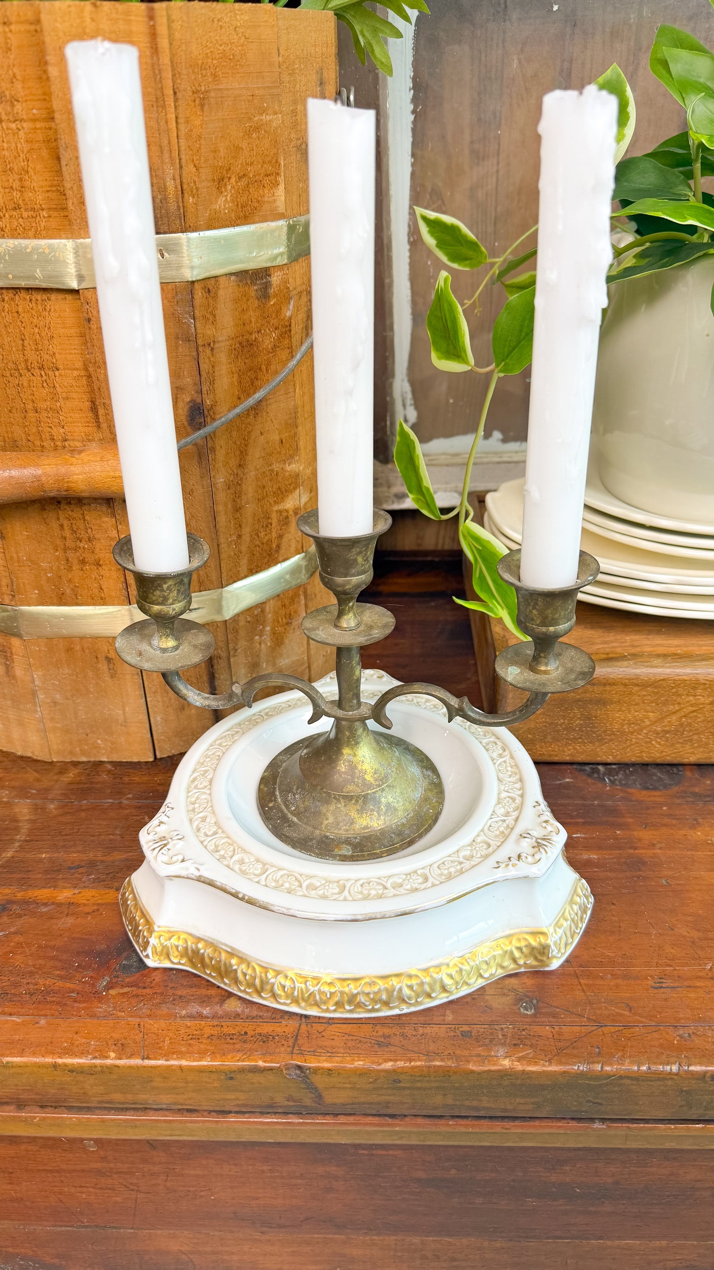 Porcelain Gold Detailed Riser