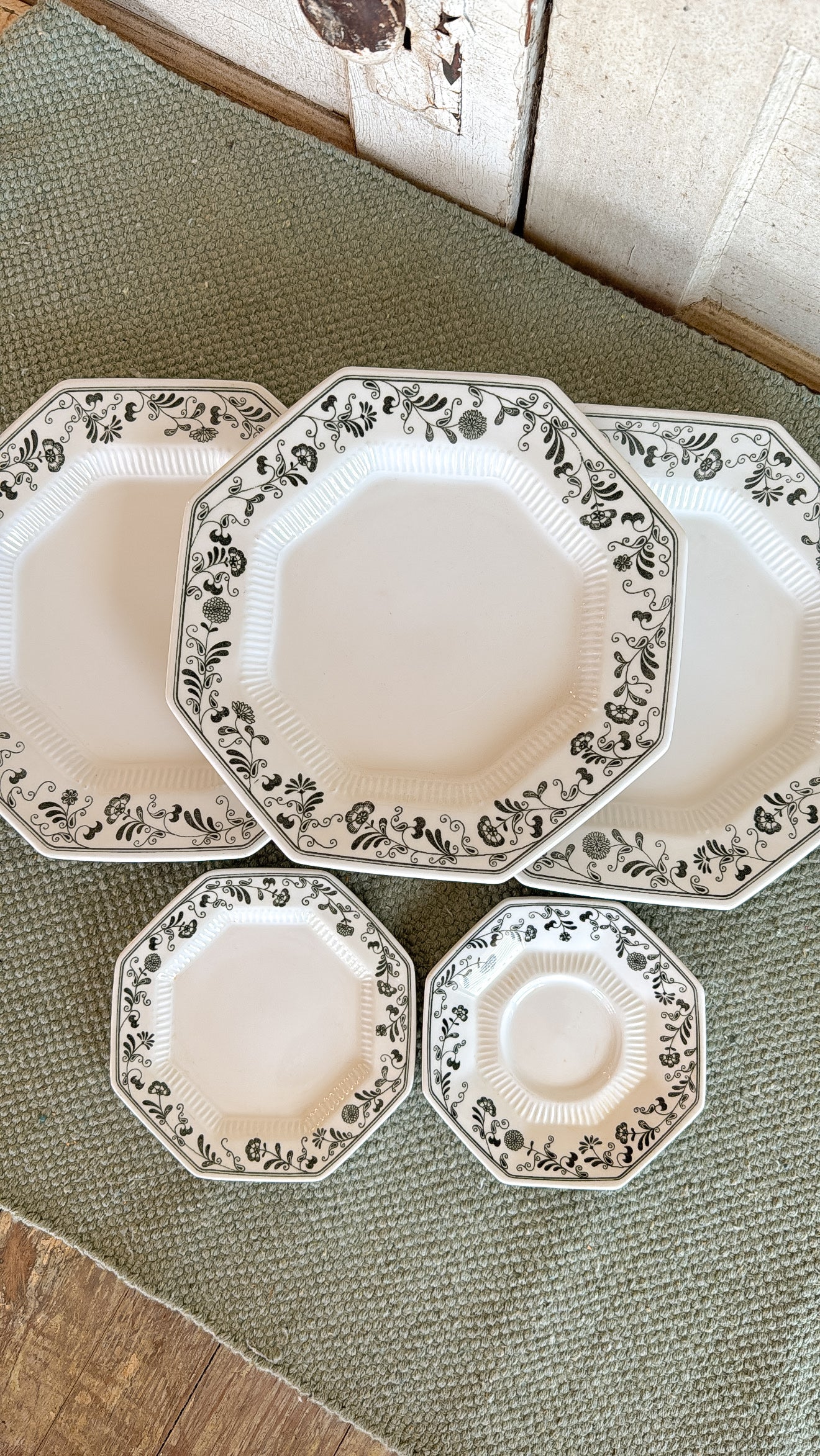 Set of 5 Black Floral Ironstone Plates