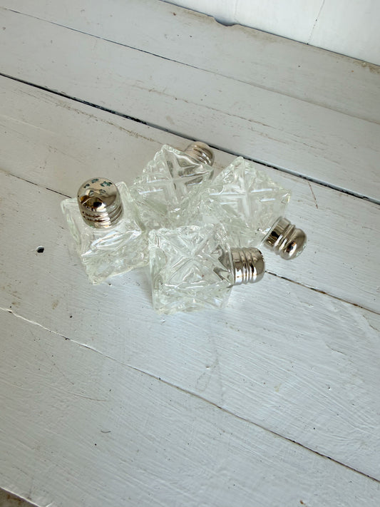 Set of 4 Mini S&P Shakers