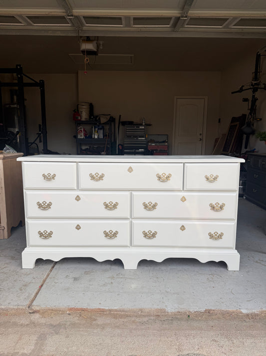 7-Drawer Off White Desser