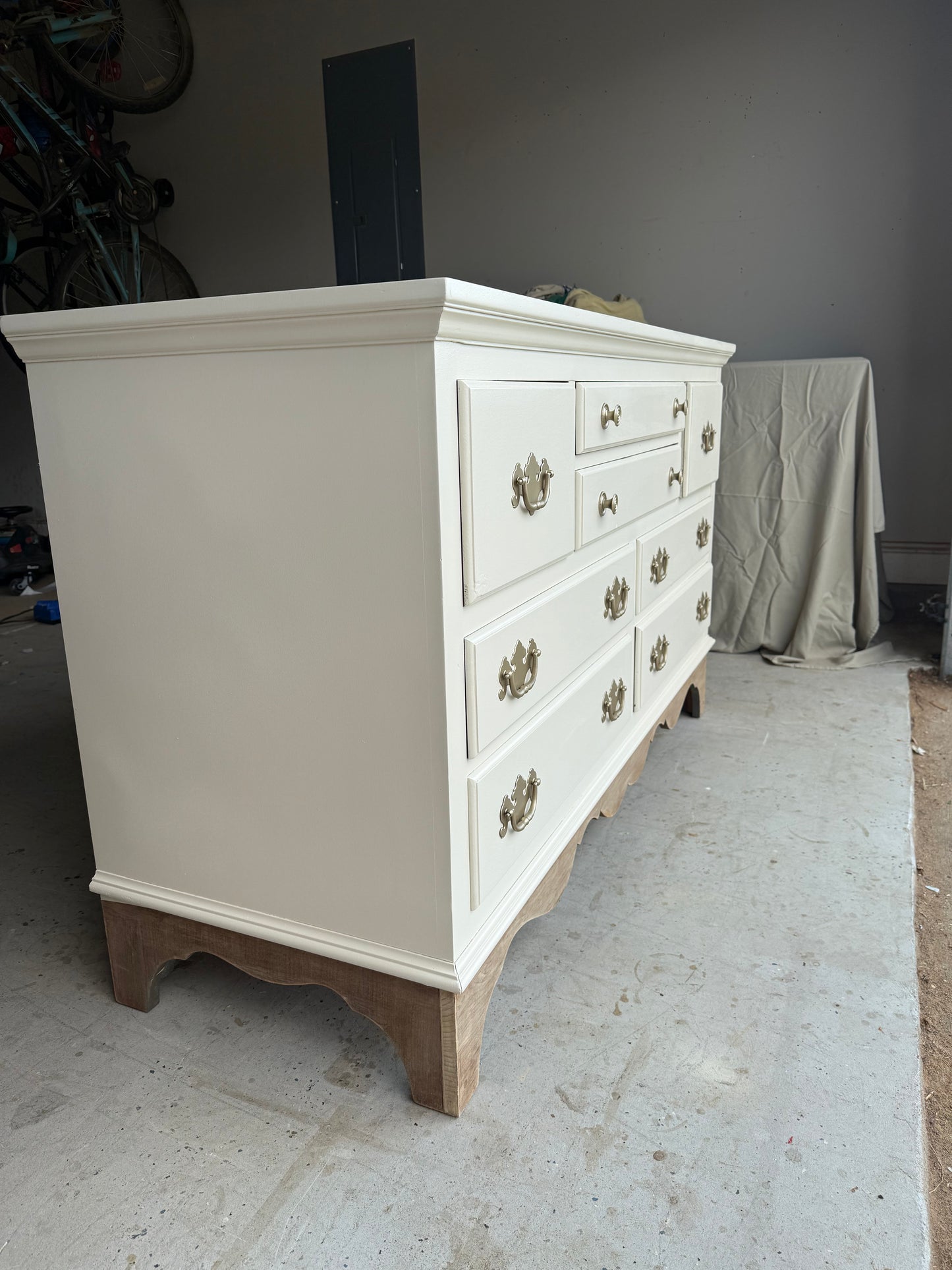 8-Drawer Bleached Trim Dresser