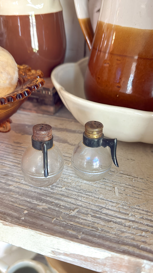 2” Tall Vintage S&P Shakers