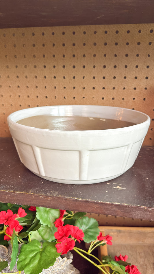 Old Pottery Off-White Bowl