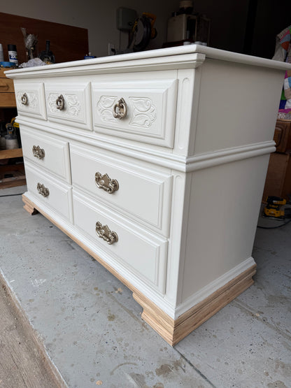 7-Drawer Cream Bleached Trim Dresser