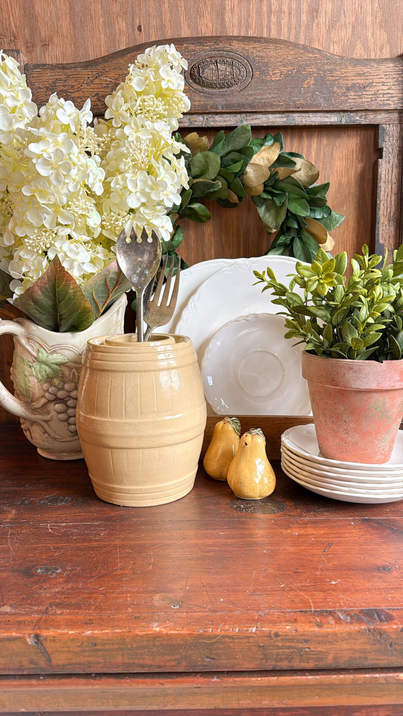 Vtg. Ceramic Grapevine Pitcher