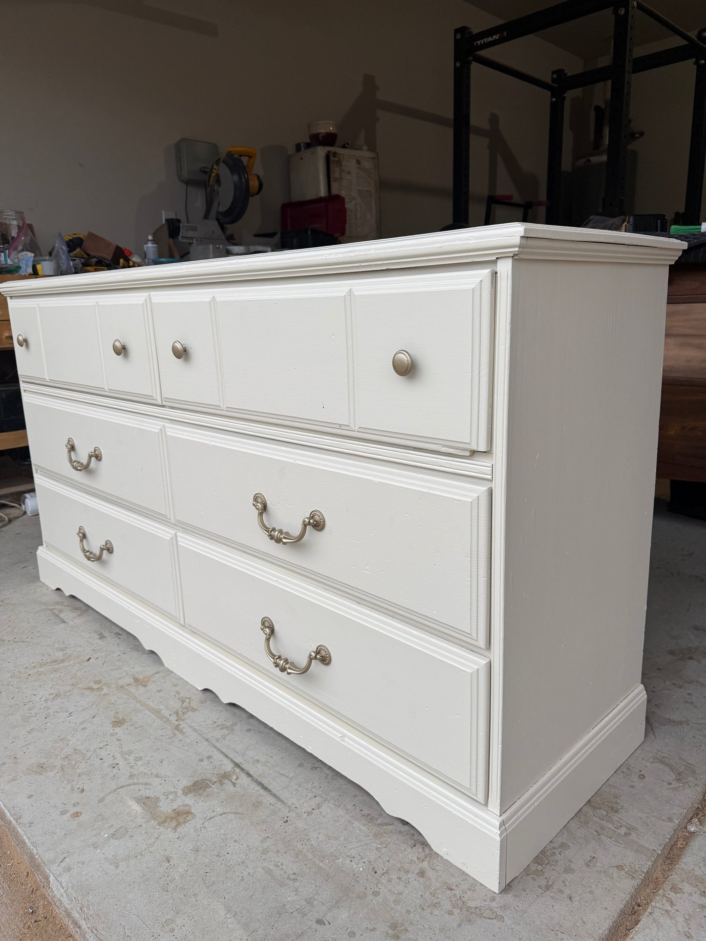 White 6-Drawer Dresser