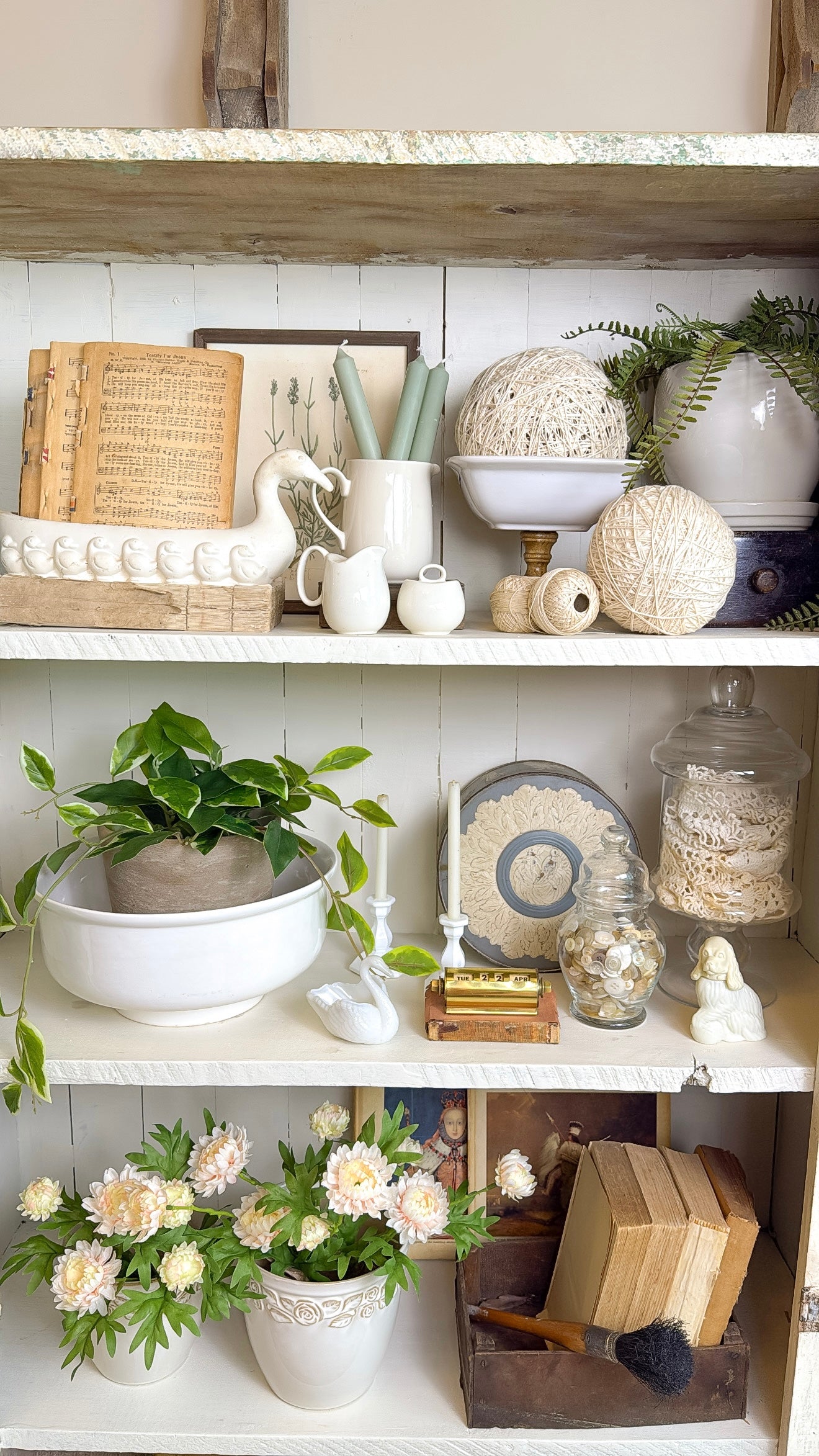 Wood Pedestal Dish