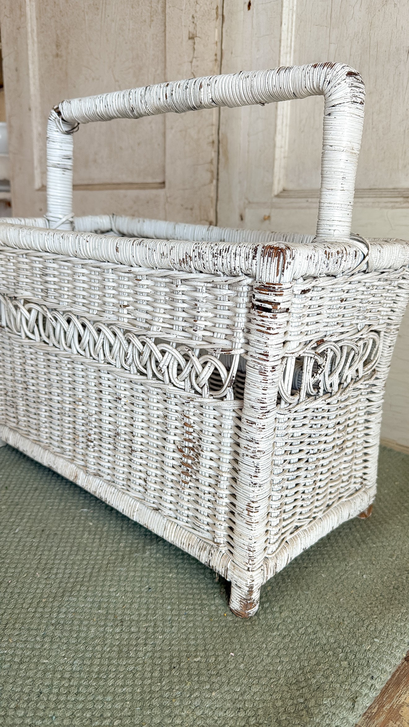 Chippy White Wicker Basket