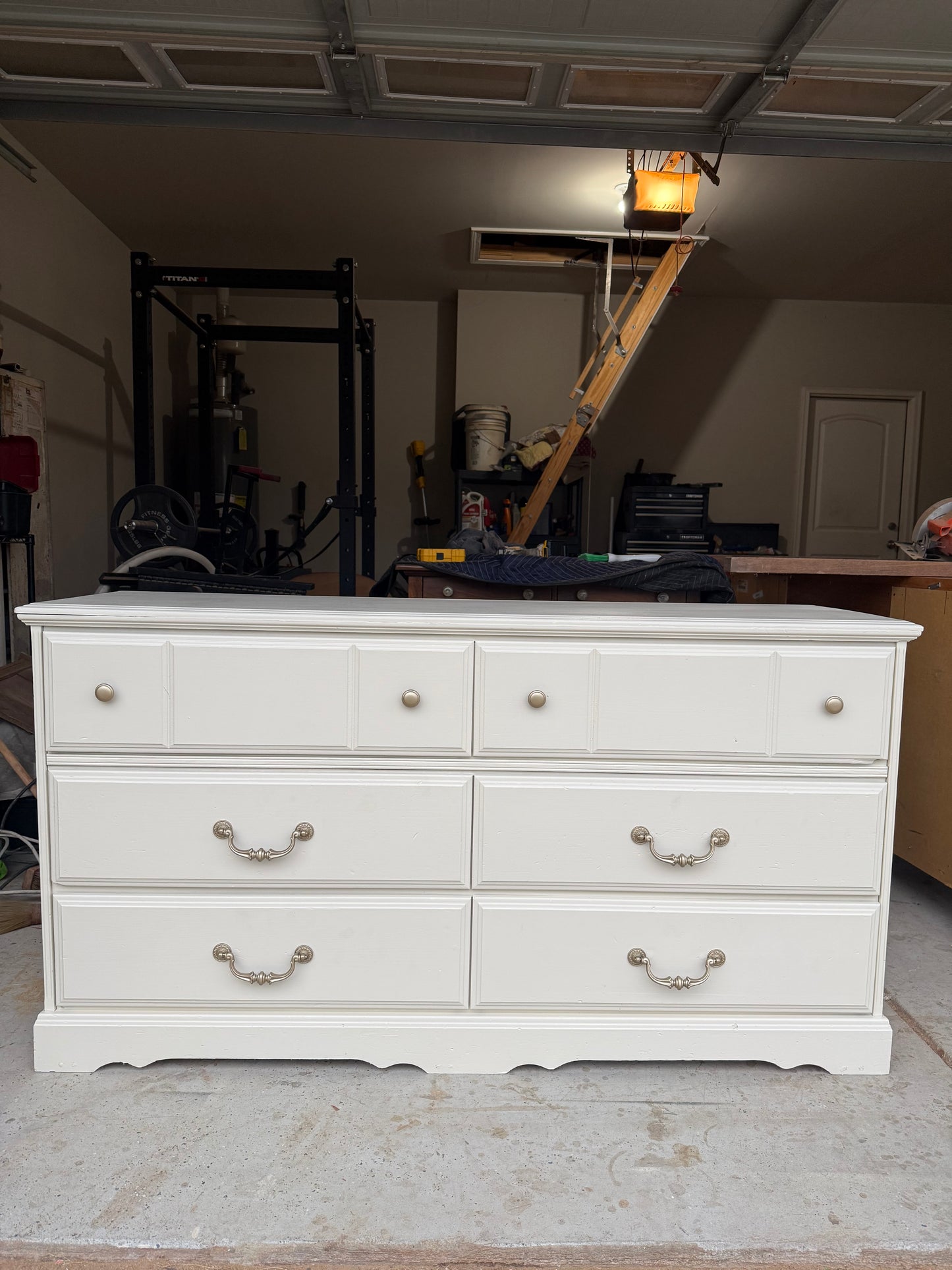 White 6-Drawer Dresser