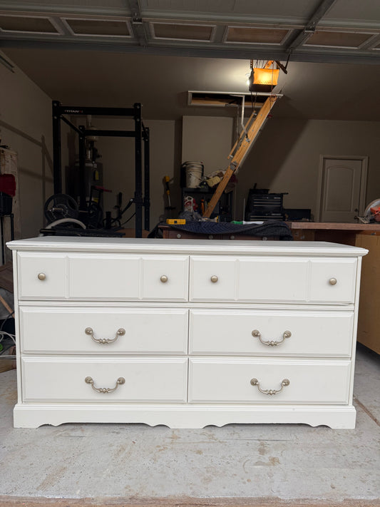 White 6-Drawer Dresser