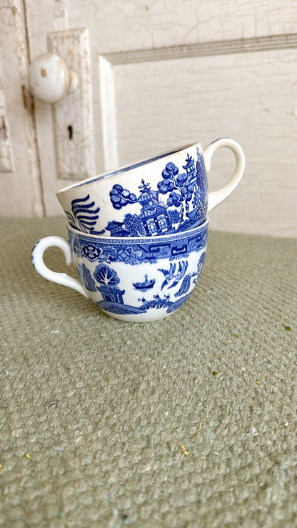 Set of 2 Blue Willow Cups