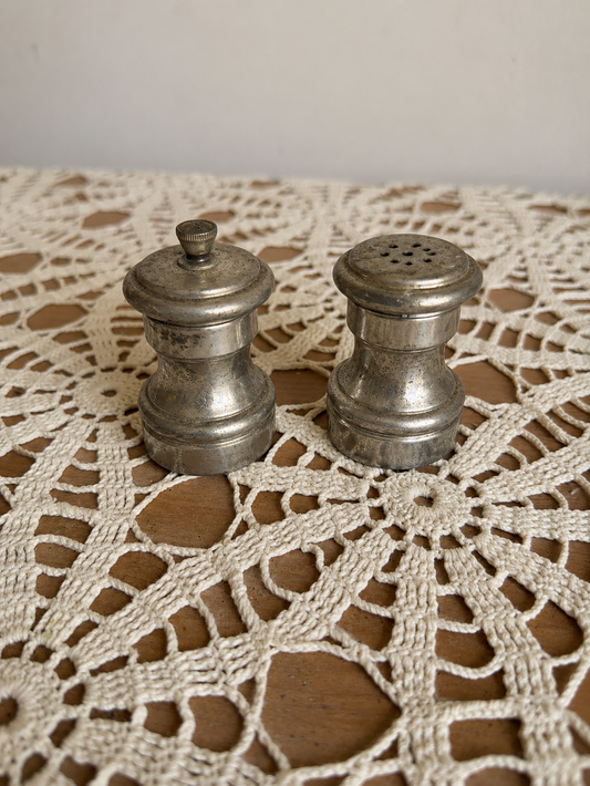 Vintage S&P Shakers