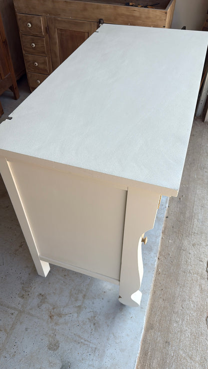 Bleach and White 4-Drawer Dresser