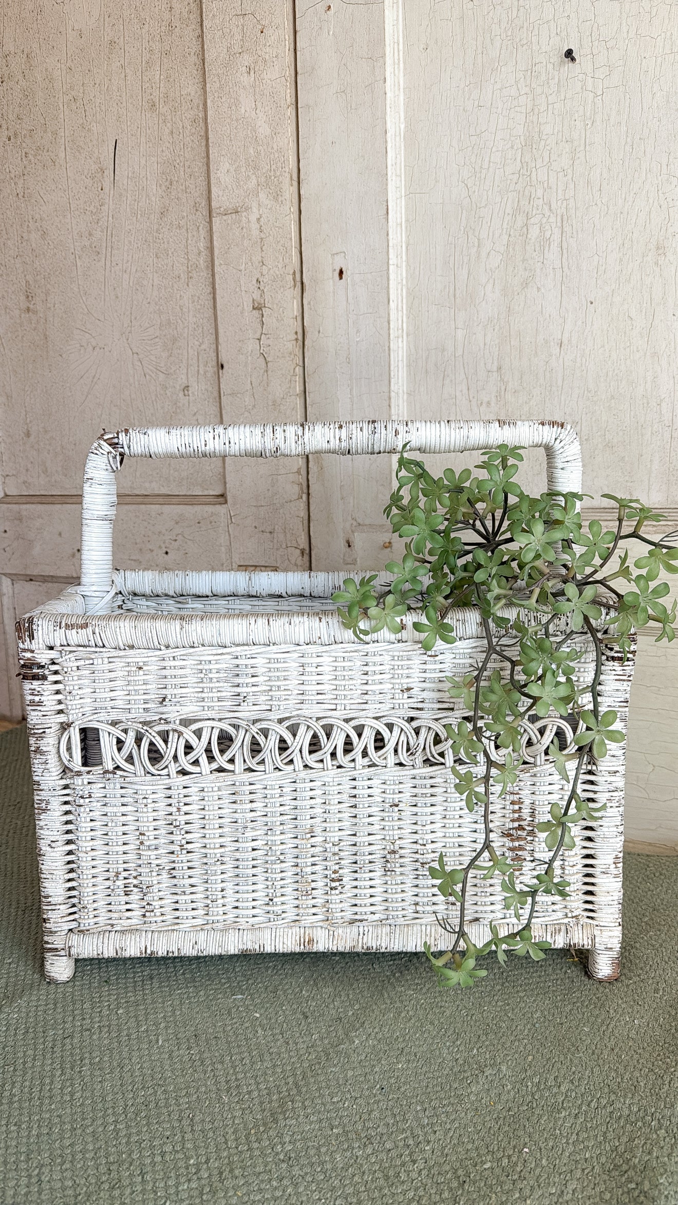 Chippy White Wicker Basket