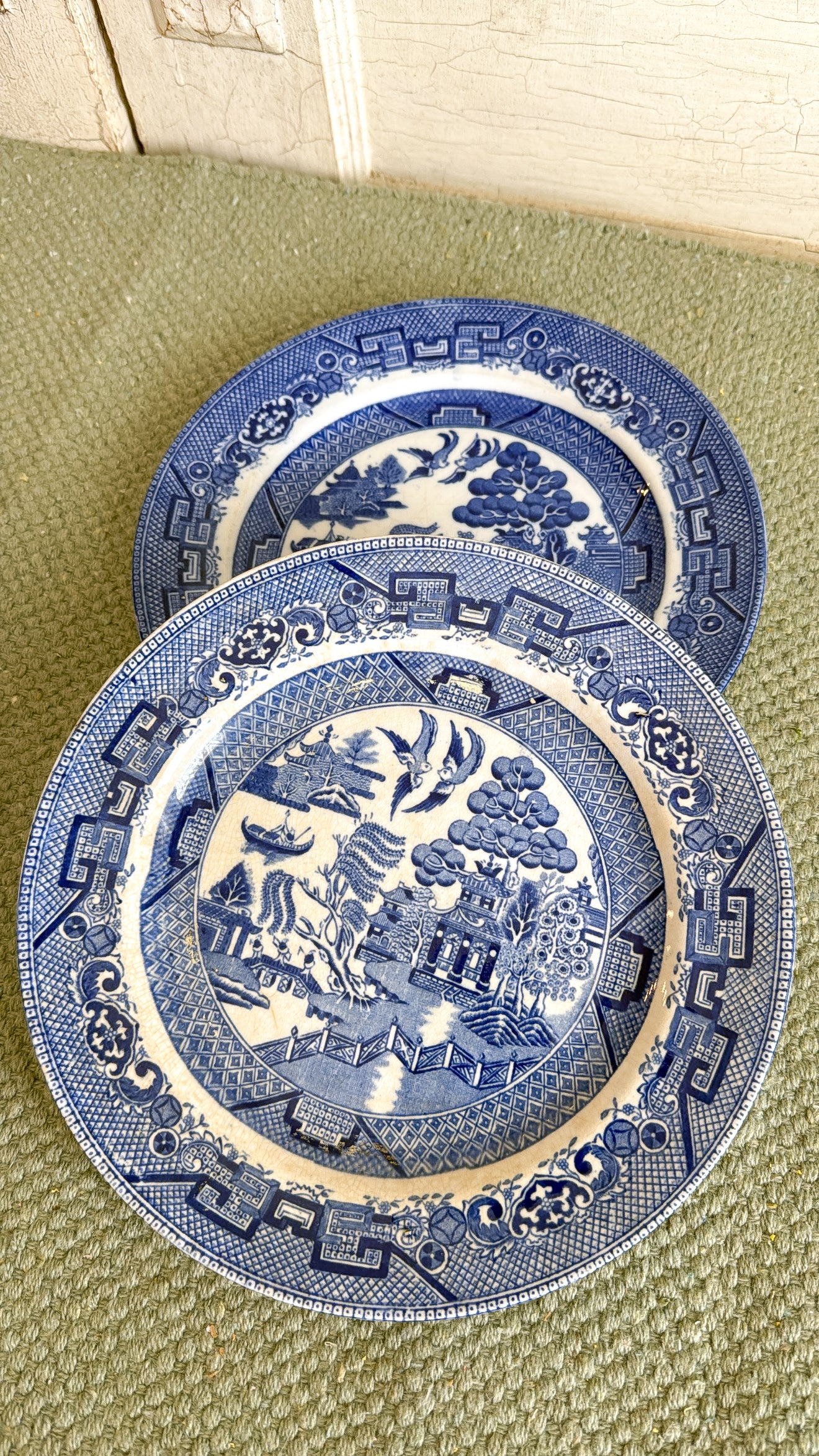 Set of 2 Blue Willow Dinner Plates