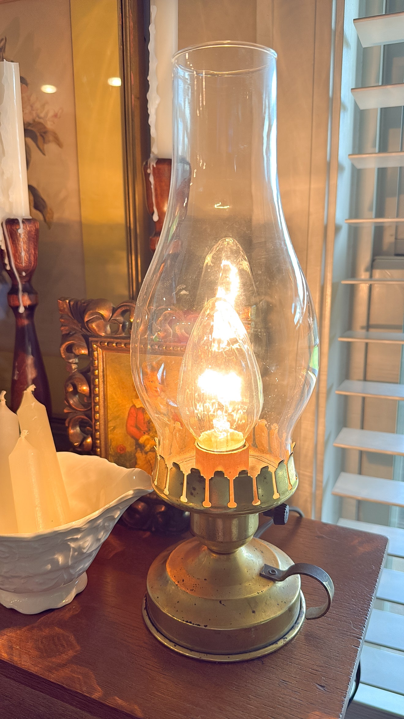 Finger Loop Electric Oil Lamp