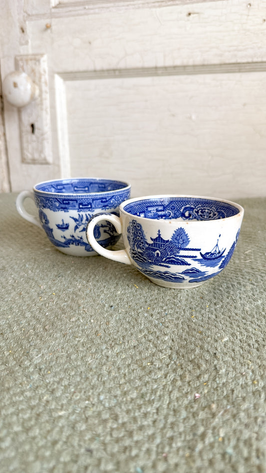 Set of 2 Blue Willow Cups