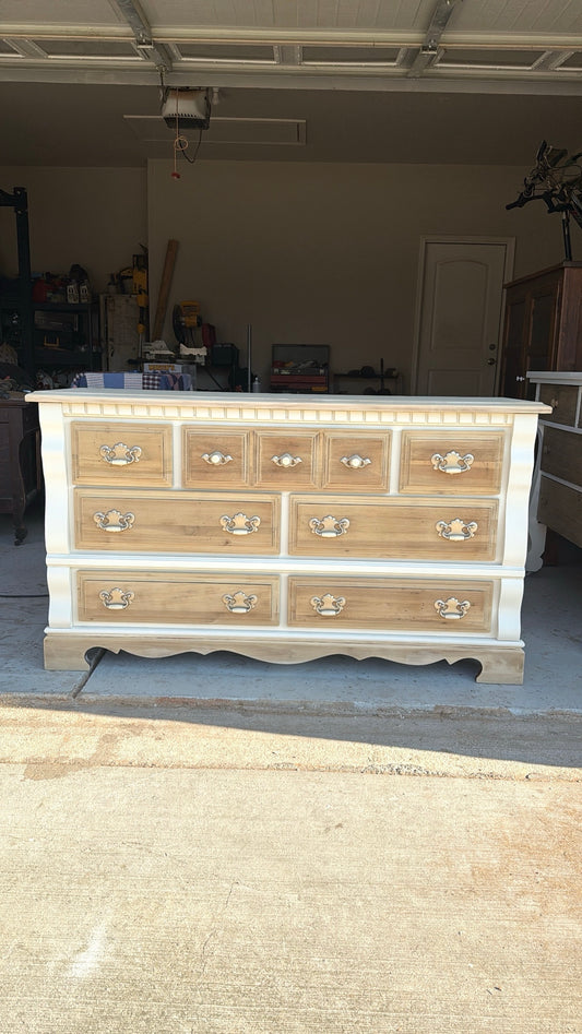 Bleach and White 7-Drawer Dresser