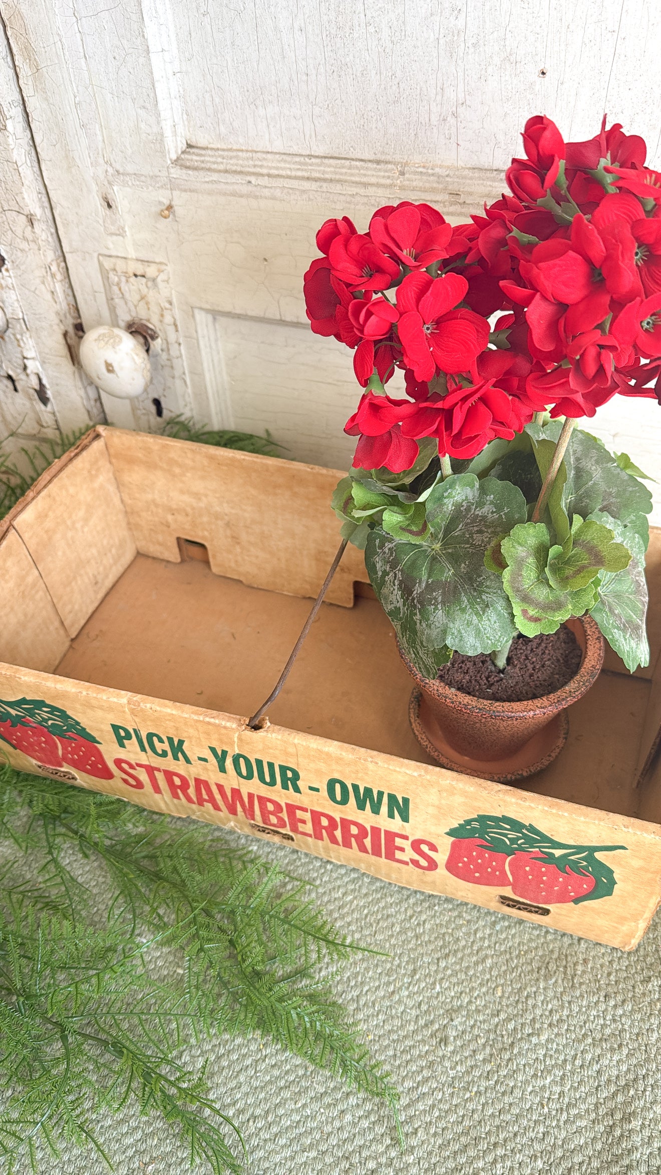 Old Strawberry Pickin' Box w/ Handle