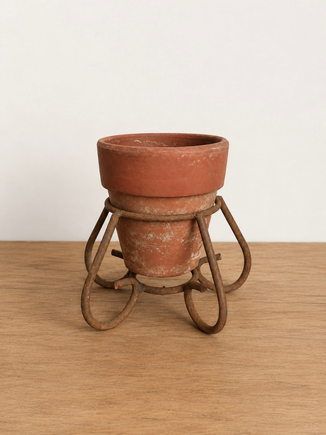 Rusted Terracotta Pot Holder
