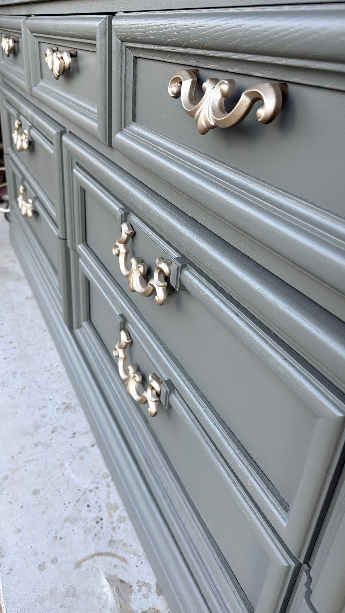 Beautiful Solid Wood 7-Drawer Dresser