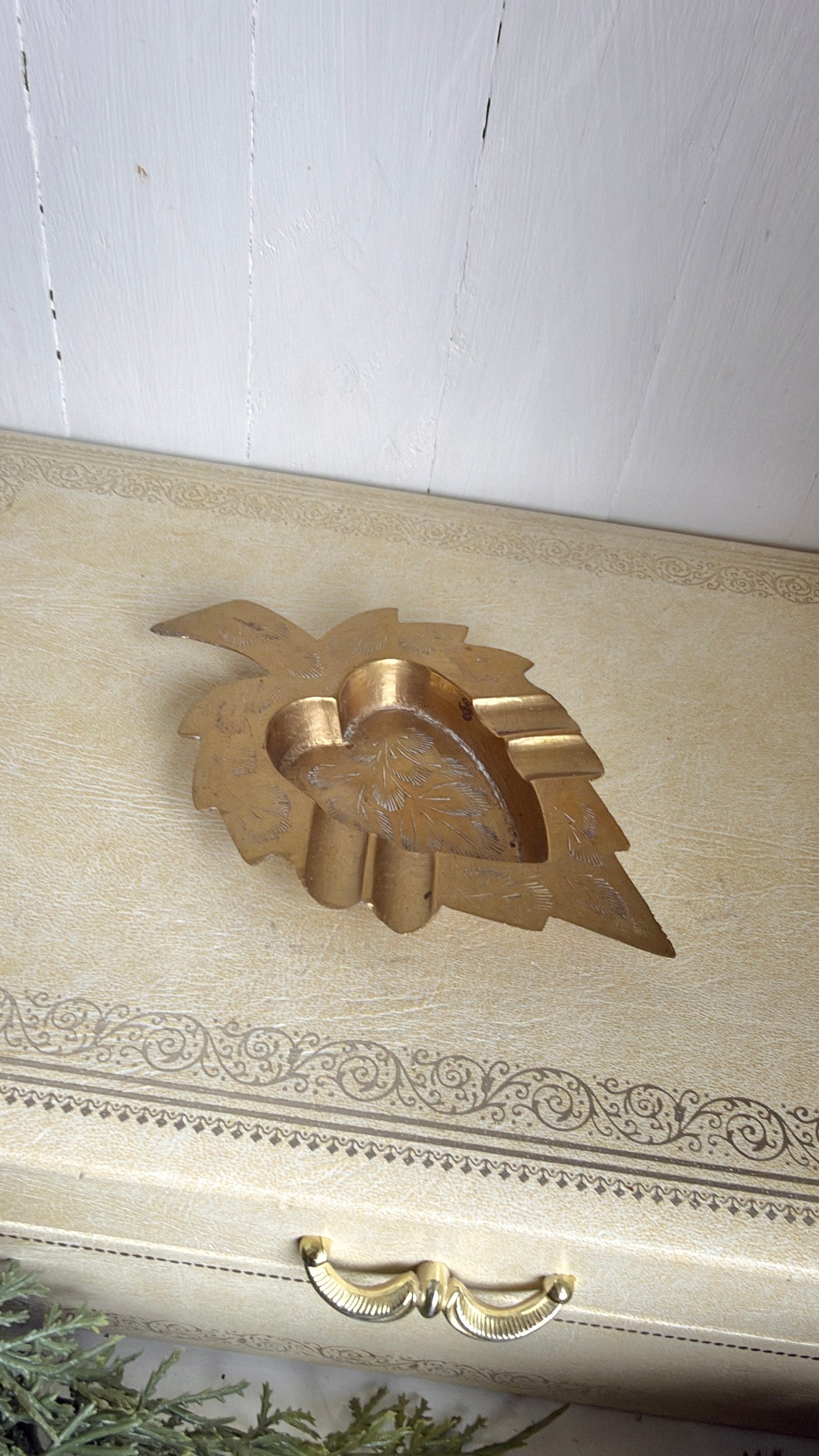 Small Leaf Trinket Holder