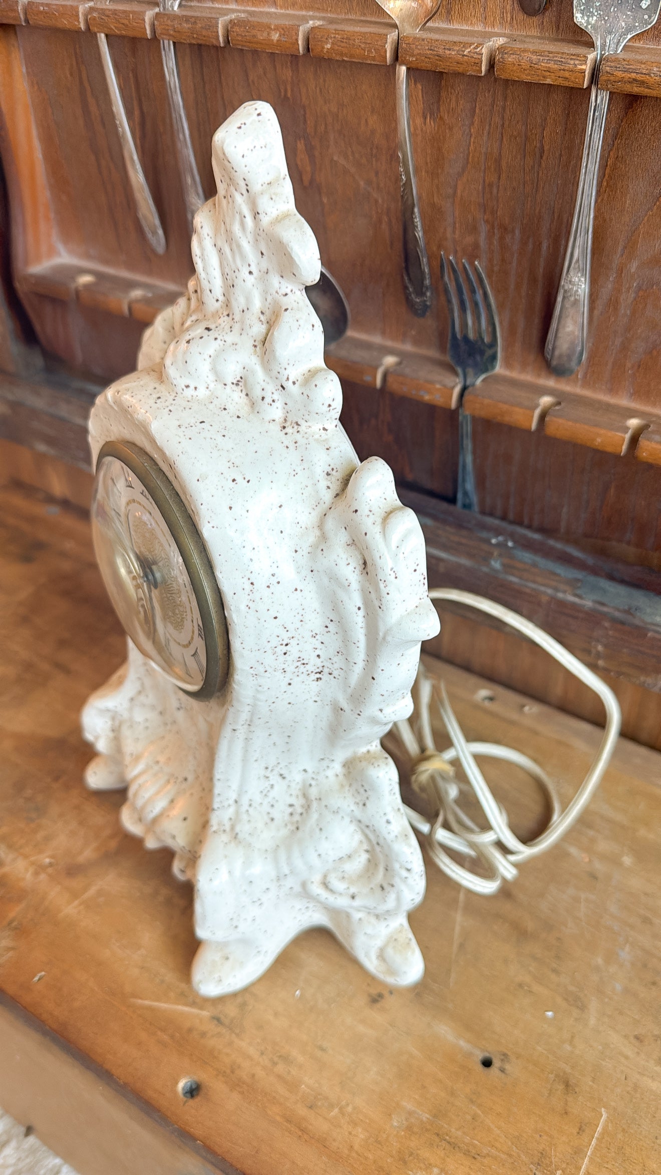 Vintage Ornate Clock (works!)