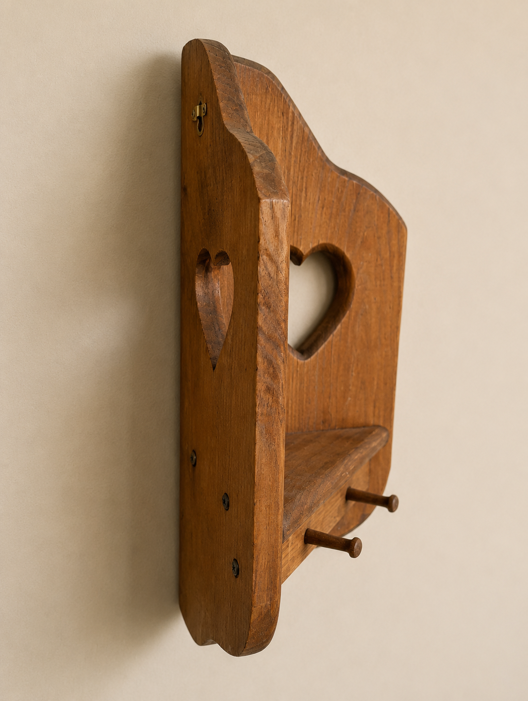 Wooden Heart Carved Corner Shelf