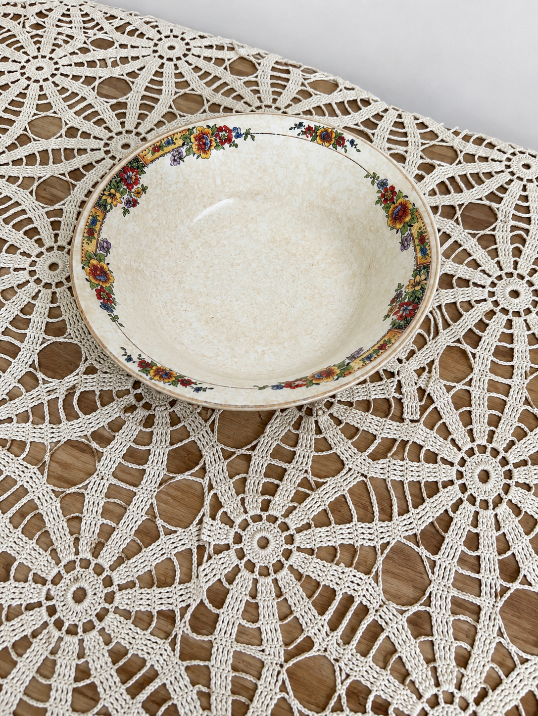 Crazed Floral Detailed Rim Bowl