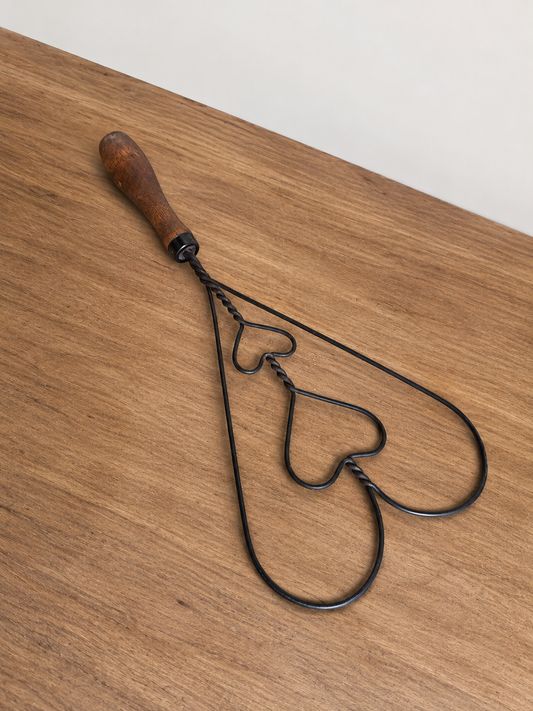 Small Heart Shaped Rug Beater
