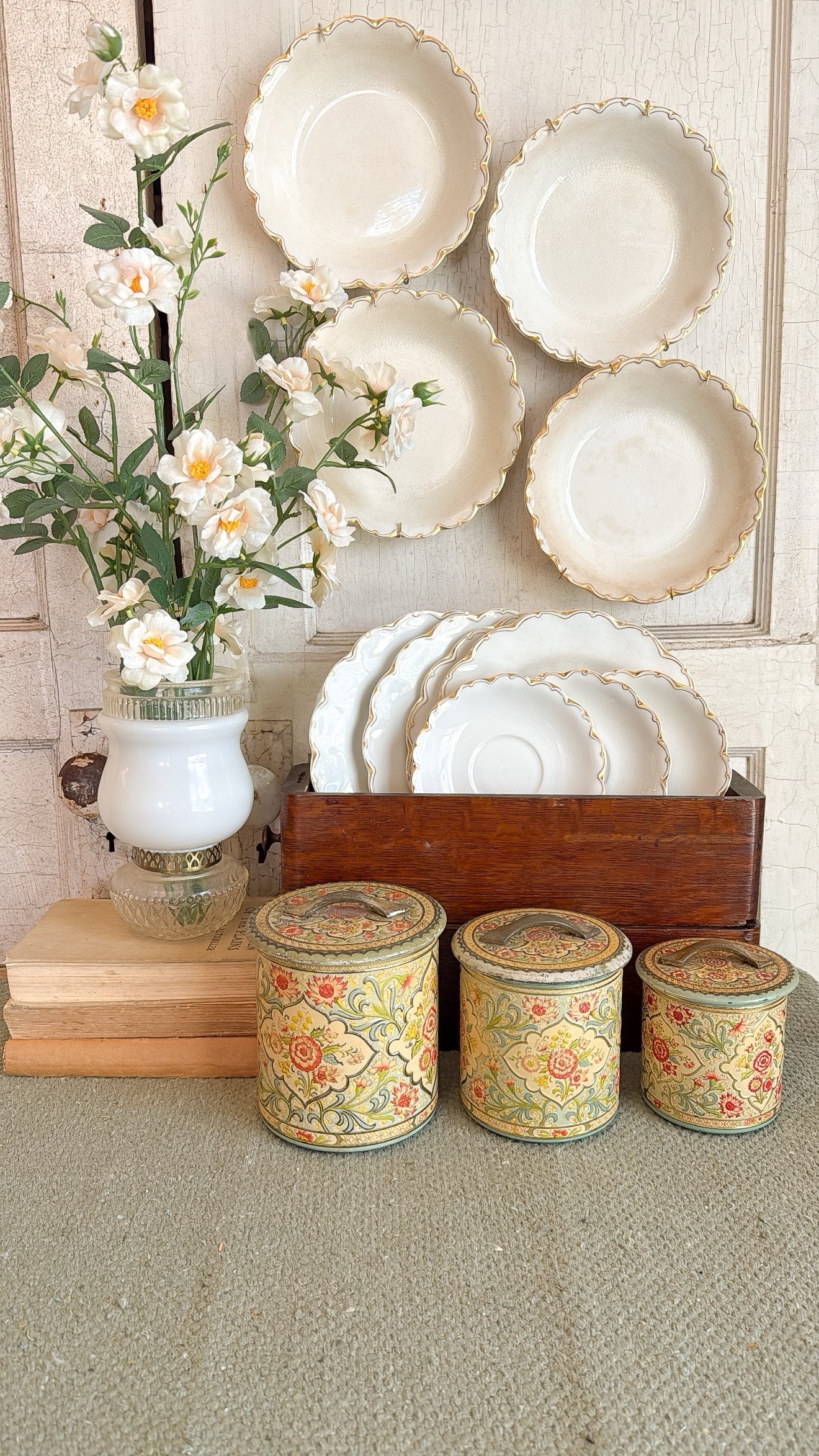 Set of 3 Vintage Nesting Floral Tins