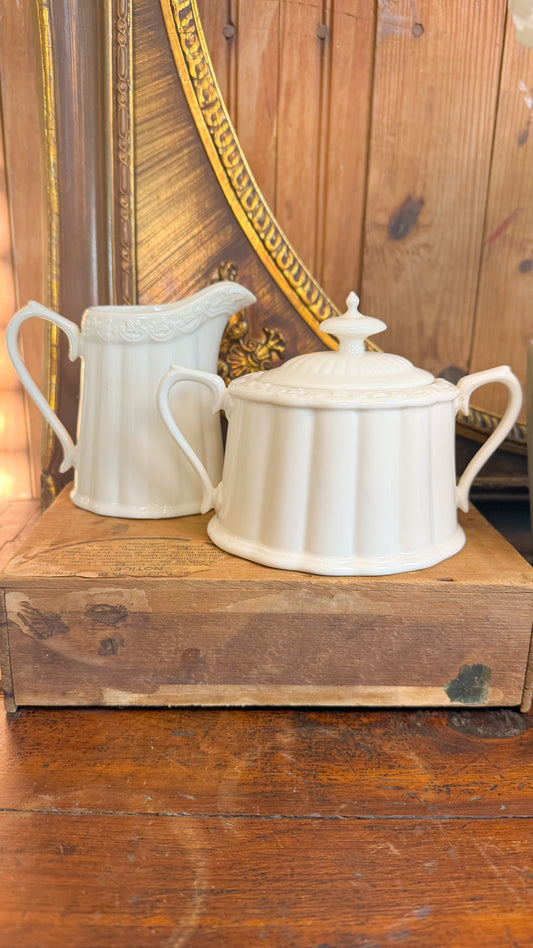 Creamer + Sugar Ornate Detail Set